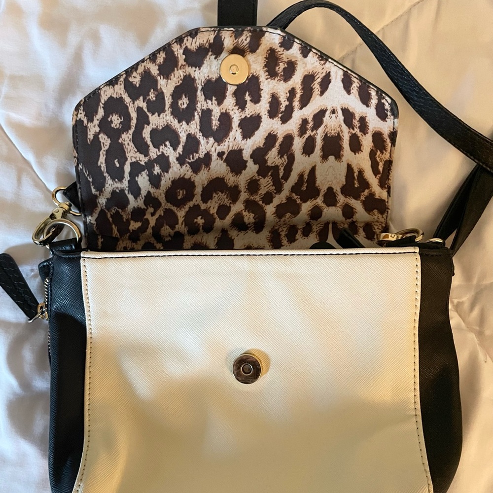 Mossimo Purse - Picture 4 of 5